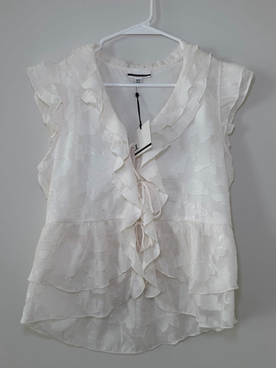 Jules & Leopold Tops - NWT Jules & Leopold Sheer Floral Burnout Ruffle Blouse Women’s Medium
